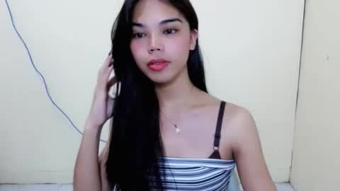 Snapshot of pitchy_pitch chatting on April 5, 5:21 pm The Girl Named Eyve online show from April 5, 5:21 pm