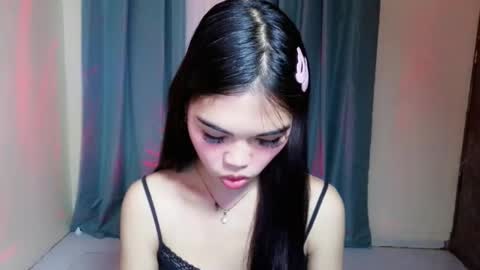 Snapshot of pitchy_pitch chatting on May 9, 5:51 pm The Girl Named Eyve online show from May 9, 5:51 pm