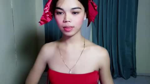 Snapshot of pitchy_pitch chatting on May 29, 2:48 pm The Girl Named Eyve online show from May 29, 2:48 pm