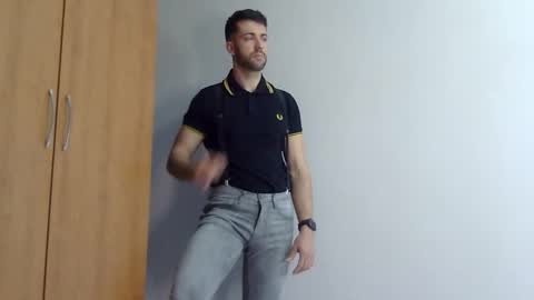 Snapshot of pitruki00 chatting on February 12, 9:37 am pitruki00 online show from February 12, 9:37 am