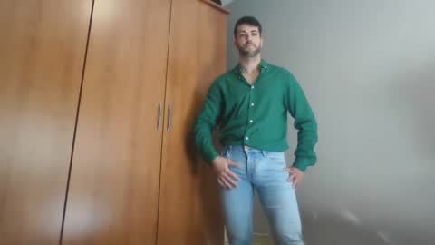 Snapshot of pitruki00 chatting on February 21, 1:45 pm pitruki00 online show from February 21, 1:45 pm