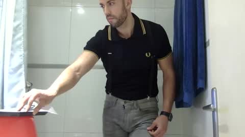 Snapshot of pitruki00 chatting on March 6, 9:33 pm pitruki00 online show from March 6, 9:33 pm