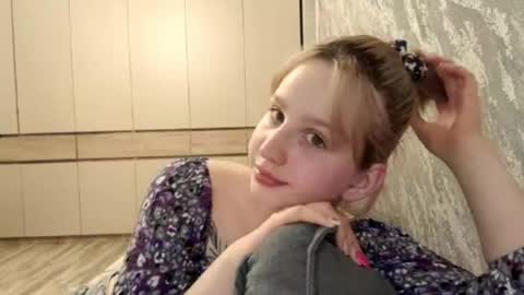 Caroline online show from March 28, 8:41 pm