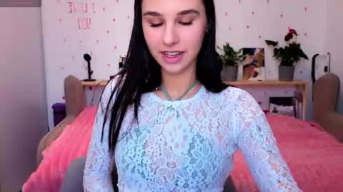 Snapshot of pixie_molly chatting on July 9, 3:32 am Molly online show from July 9, 3:32 am