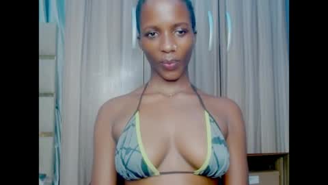 Snapshot of pixie_pulse chatting on June 17, 6:20 pm Ella online show from June 17, 6:20 pm