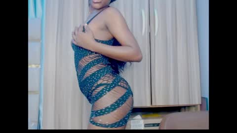 Snapshot of pixie_pulse chatting on June 20, 7:00 am Ella online show from June 20, 7:00 am
