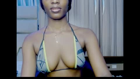 Snapshot of pixie_pulse chatting on June 23, 6:22 am Ella online show from June 23, 6:22 am