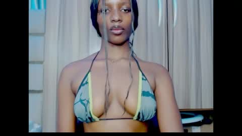 Snapshot of pixie_pulse chatting on June 27, 7:57 am Ella online show from June 27, 7:57 am