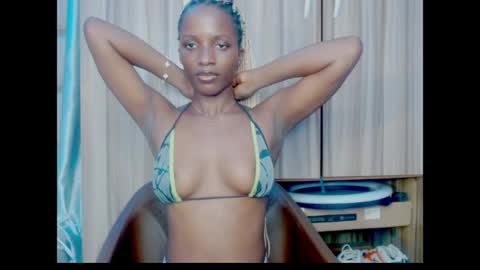 Snapshot of pixie_pulse chatting on July 6, 10:34 am Ella online show from July 6, 10:34 am