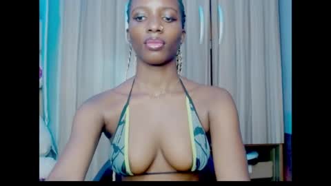 Snapshot of pixie_pulse chatting on July 17, 6:31 am Ella online show from July 17, 6:31 am