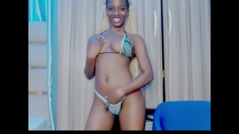 Snapshot of pixie_pulse chatting on July 20, 6:38 am Ella online show from July 20, 6:38 am