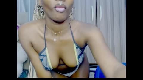 Snapshot of pixie_pulse chatting on July 25, 7:39 am Ella online show from July 25, 7:39 am