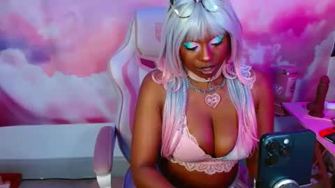 Snapshot of pixiebob25 chatting on February 3, 3:38 pm Thekawaiidomme online show from February 3, 3:38 pm