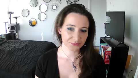 Pixie Pixels online show from September 23, 6:55 pm
