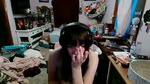 Izzy online show from January 9, 2:01 am