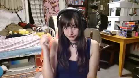 Izzy online show from June 3, 2:25 am