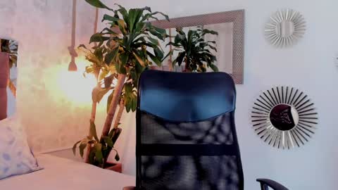 cris online show from January 23, 4:09 am