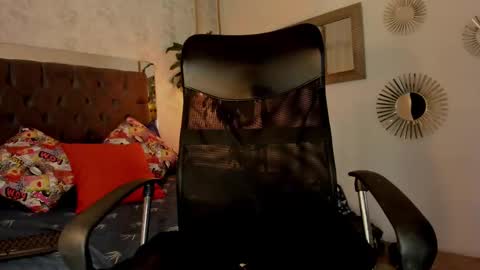 cris online show from February 22, 7:34 am