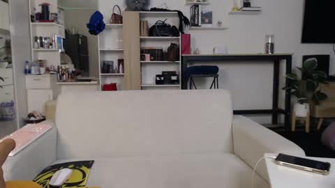 plasticgirll online show from January 25, 6:35 pm