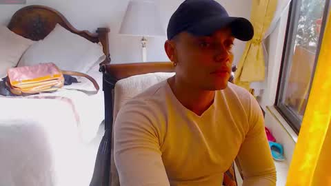 Snapshot of playboy_sex6 chatting on February 18, 9:11 pm PETER online show from February 18, 9:11 pm