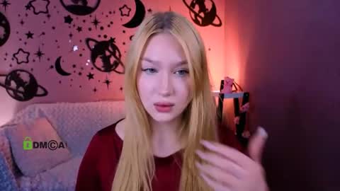 Sophie online show from June 8, 7:14 pm