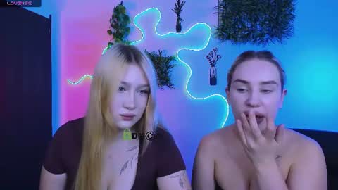 Sophie online show from July 7, 7:29 pm