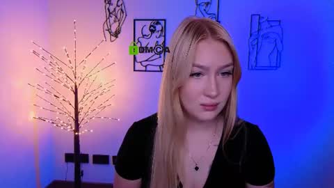 Sophie online show from July 17, 7:08 pm