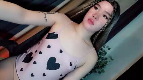 Snapshot of playfulcock69_kate chatting on April 13, 11:21 pm kate online show from April 13, 11:21 pm