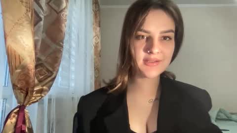 Mia online show from September 30, 6:18 am