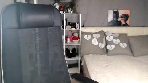 Snapshot of playfullfoxyhere chatting on September 11, 1:33 pm brenda online show from September 11, 1:33 pm