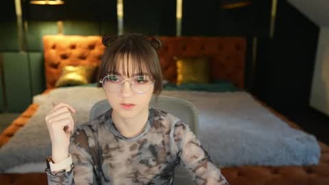 Lana online show from May 6, 10:20 am