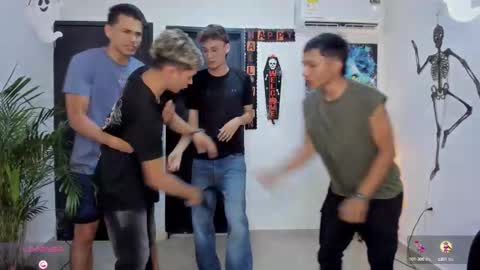 Snapshot of playhardsex chatting on October 12, 11:15 pm online show from October 12, 11:15 pm