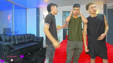   online show from February 5, 11:20 pm