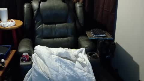 Snapshot of playtoy1969 chatting on February 12, 10:14 am playtoy1969 online show from February 12, 10:14 am