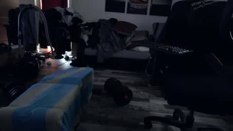 Snapshot of plboy23 chatting on May 5, 3:09 pm Hello ask me . Im glad to see you here in my room. Welcome PVT is open online show from May 5, 3:09 pm