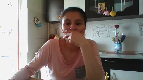 Snapshot of pleas3s_sweet chatting on March 9, 10:52 am pleas3s_sweet online show from March 9, 10:52 am