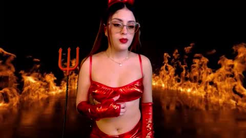 Snapshot of pleasure_vibes023 chatting on October 31, 10:33 pm JUAN AND JULI online show from October 31, 10:33 pm