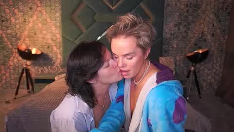 Ira brunette and Vika blonde online show from November 18, 6:56 pm