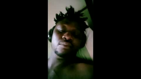 Snapshot of pledges000 chatting on March 21, 10:42 am pledges000 online show from March 21, 10:42 am