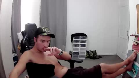 plkrisztian online show from September 29, 6:46 pm