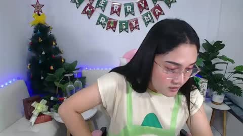Ploysai online show from December 19, 12:01 pm