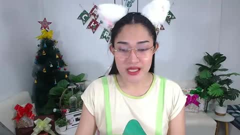 Ploysai online show from January 1, 1:59 pm