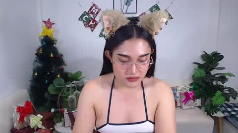 Ploysai online show from January 8, 3:39 pm