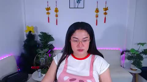 Snapshot of ploysaithailand chatting on April 21, 1:42 am Ploysai online show from April 21, 1:42 am