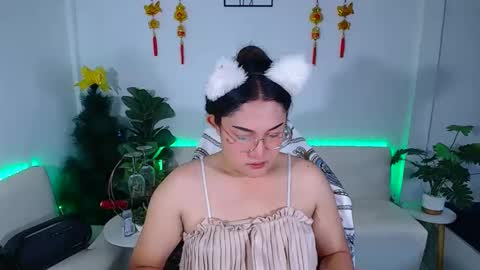 Snapshot of ploysaithailand chatting on April 23, 2:57 am Ploysai online show from April 23, 2:57 am