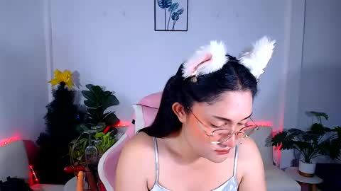 Snapshot of ploysaithailand chatting on June 7, 7:23 am Ploysai online show from June 7, 7:23 am