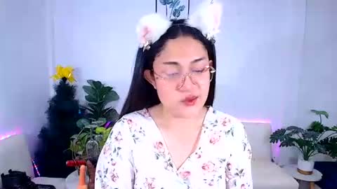 Snapshot of ploysaithailand chatting on June 9, 1:34 pm Ploysai online show from June 9, 1:34 pm