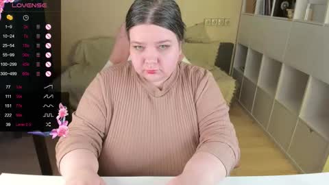 Snapshot of plum_pie__ chatting on January 16, 4:22 pm Alice online show from January 16, 4:22 pm