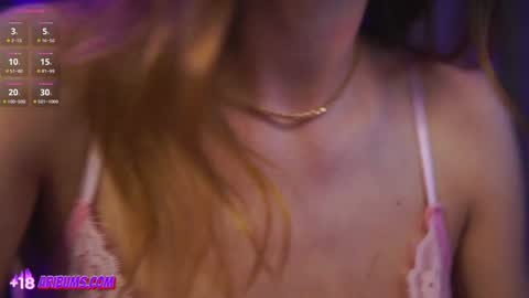 Snapshot of plump_bums chatting on March 11, 11:27 am Ari online show from March 11, 11:27 am