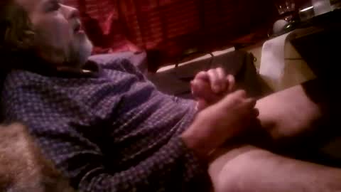 Snapshot of plus84u chatting on December 13, 7:10 pm Fratzz online show from December 13, 7:10 pm